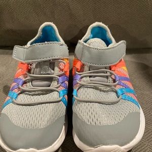 Velcro tennis shoes with elastic laces. Multi-color.